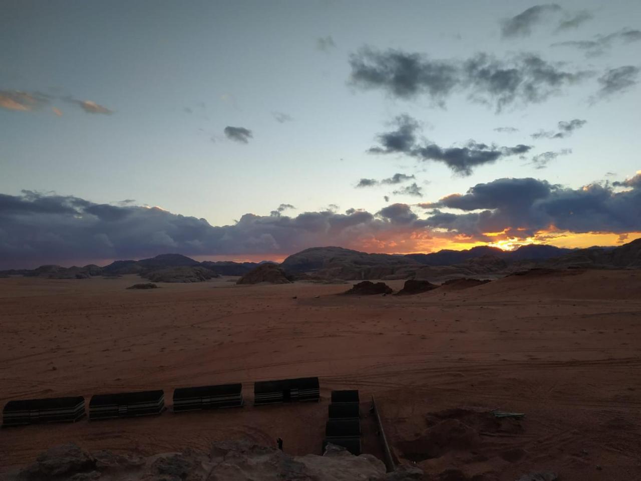 Wadi Rum Candles Camp Exteriör bild