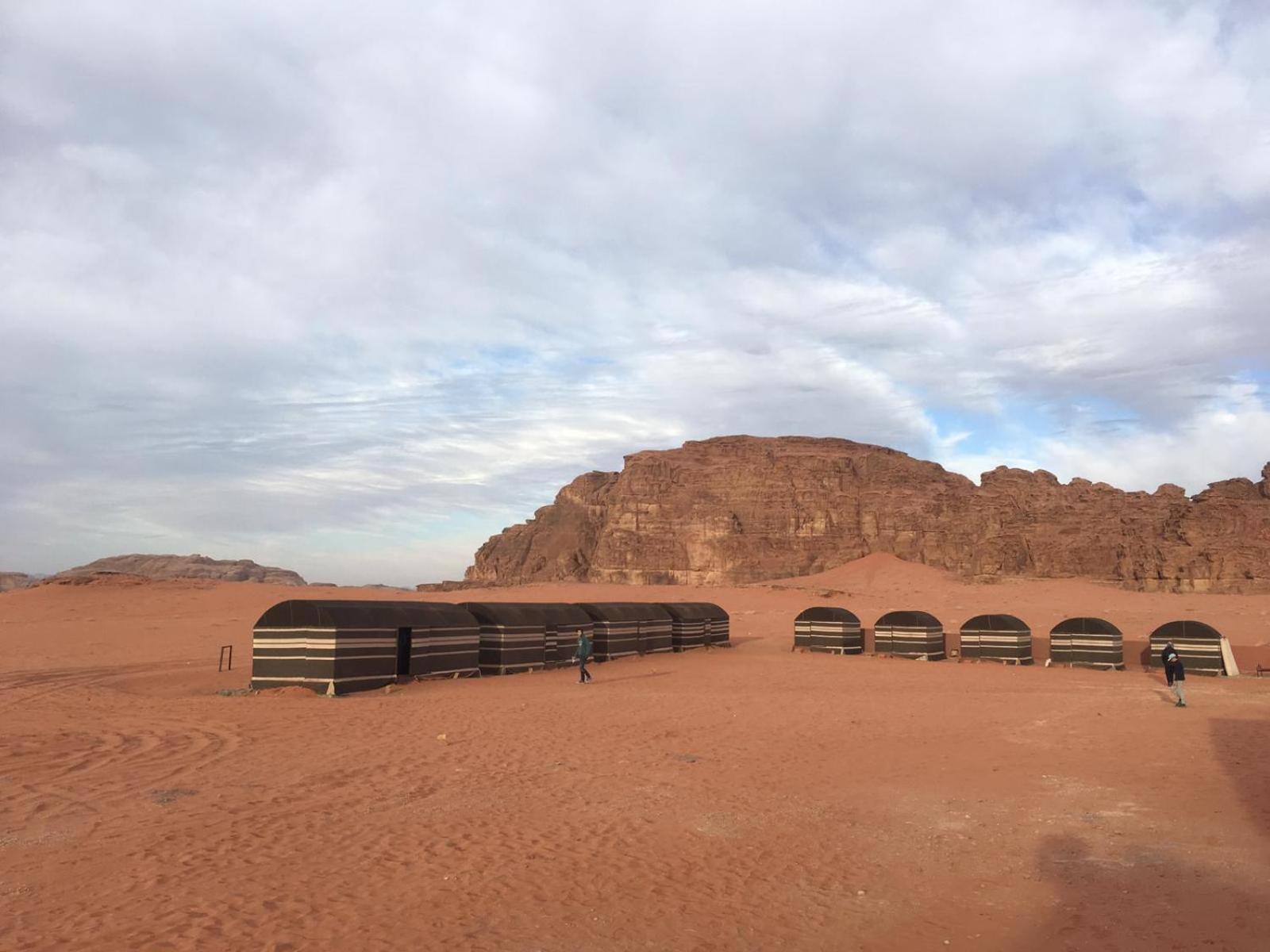 Wadi Rum Candles Camp Exteriör bild